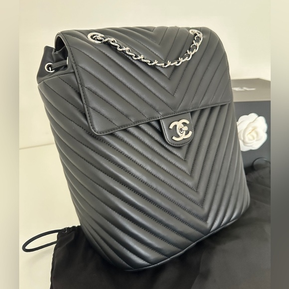 Chanel Black Chevron Quilted Lambskin Leather Large Urban Spirit Backpack - Picture 9 of 15